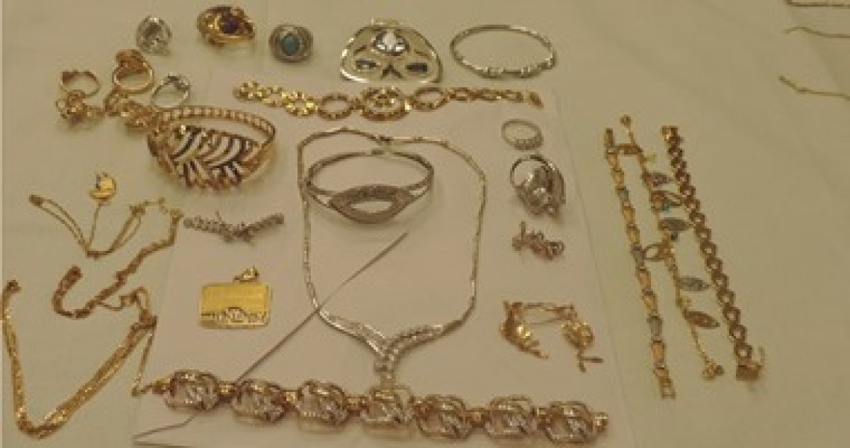 القبض على 3 متهمين سرقوا نصف كيلو ذهب ومبلغ مالى من شقة سيدة بالدقهلية