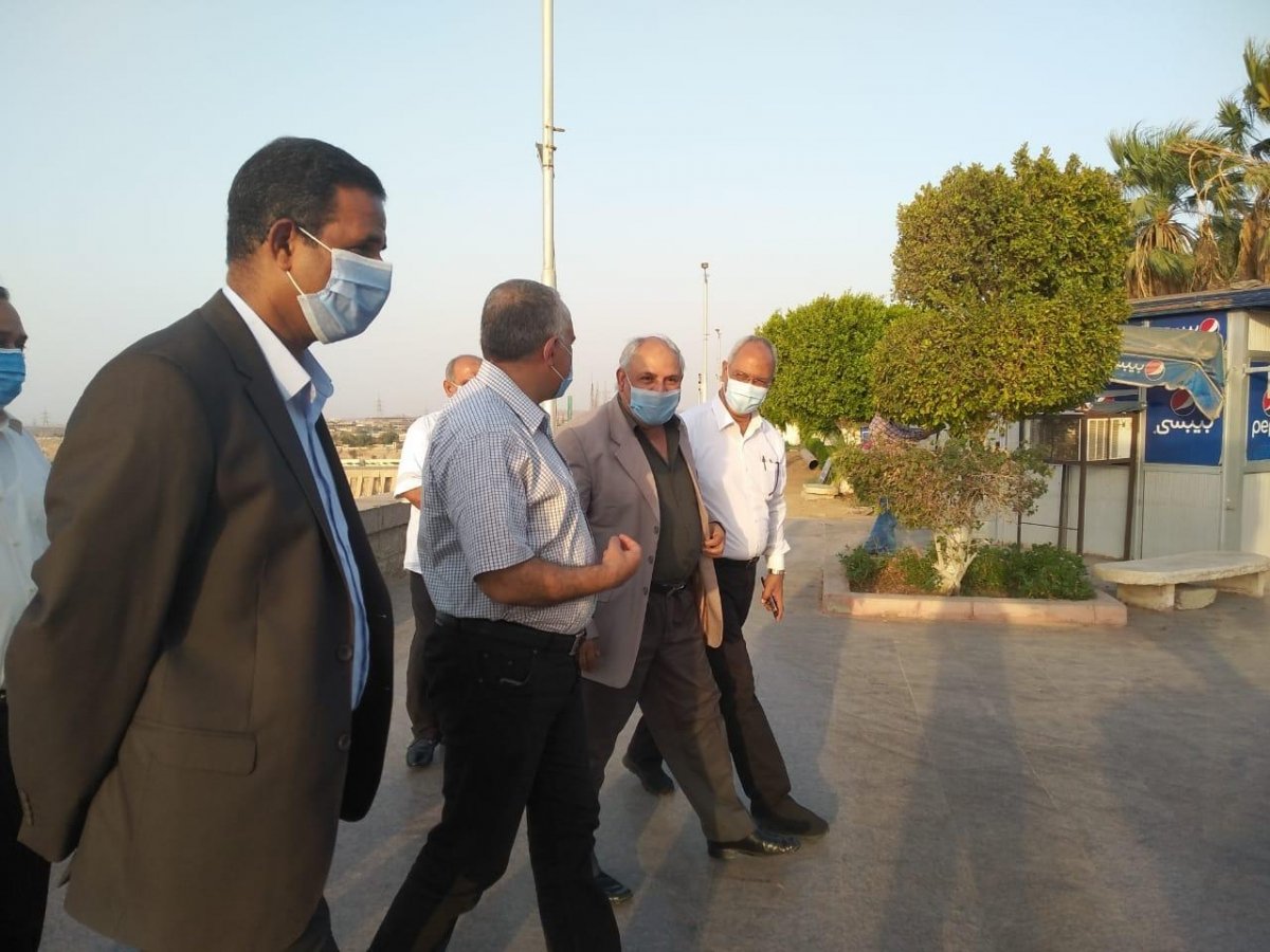  وزير الري في زياره تفقدية لمحافظة أسوان لمتابعة جاهزية المنشات المائيه والاستعداد للفيضان والسيول وعدد من المشروعات الخاصه بتسهيل وتبطين الترع المتعبه وادخال الري الحديث ونقدم الاعمال في المركز الثقافي الافريقي