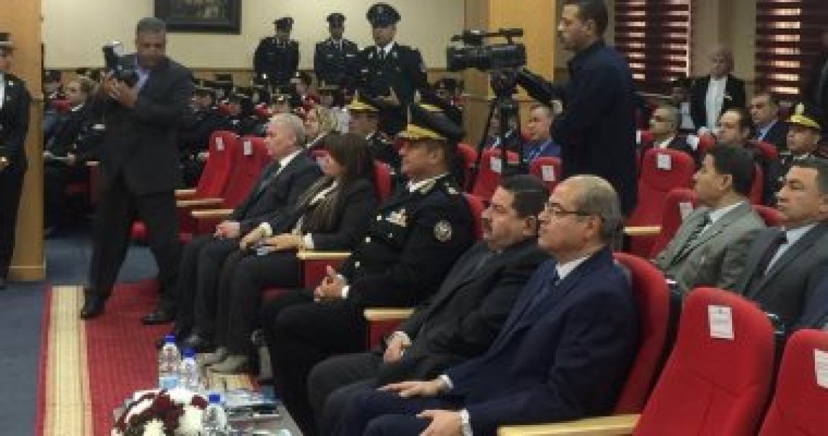  اللواء زكريا الغمري مساعد وزير الداخلية لقطاع السجون، إن السجين فى بعض المصانع بالسجون يحصل على راتب شهرى ما بين 3 آلاف إلى 6 آلاف جنيه.