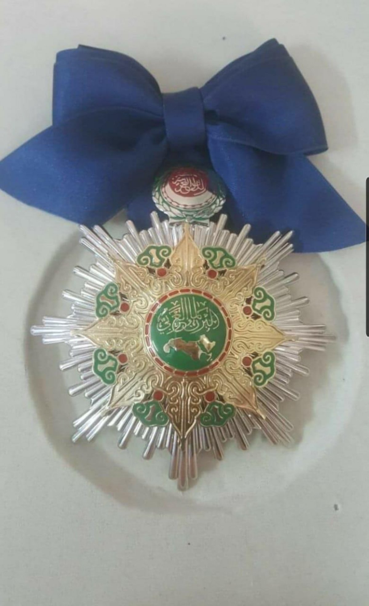 مكتب البرلمان العربي يمنح الدكتور مشعل بن فهم السُّلمي وسام البرلمان العربي تقديراً لإنجازاته خلال رئاسته للبرلمان العربي