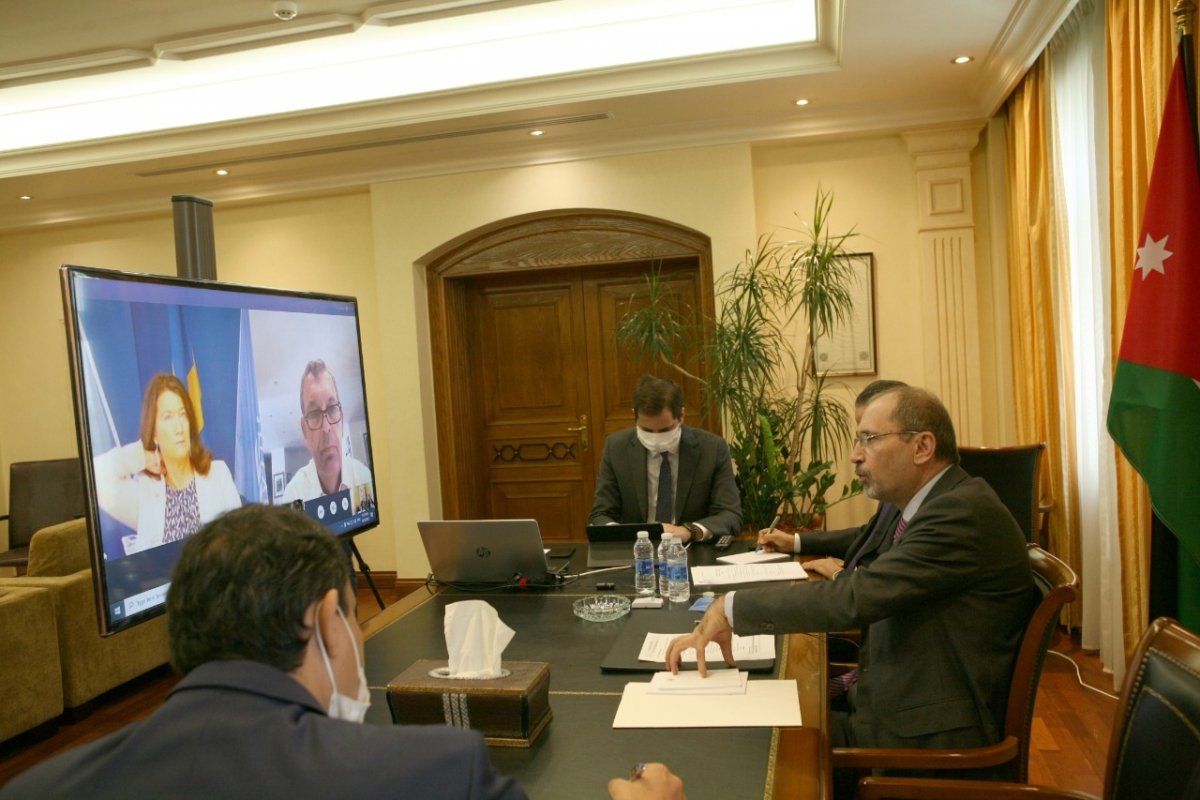 إجتماع ثلاثي في الأردن.. وزير الخارجية يبحث مع ليند ولازاريني حشد الدعم الدولي للاونروا