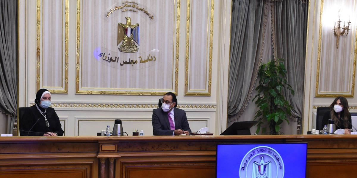 رئيس الوزراء يلتقى عددا من صناع الأثاث بدمياط لبحث مقترحات تطوير الصناعة والاستغلال الأمثل  لمدينة دمياط للأثاث 