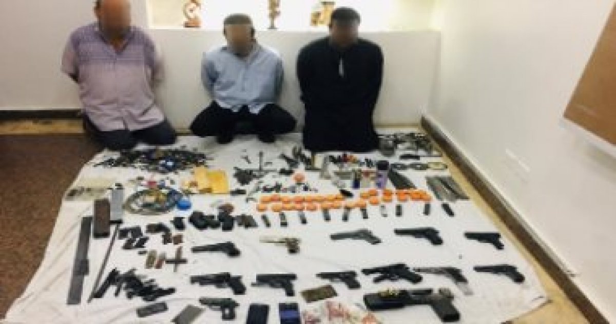 الداخلية تداهم ورشة لتصنيع الأسلحة النارية في أسوان