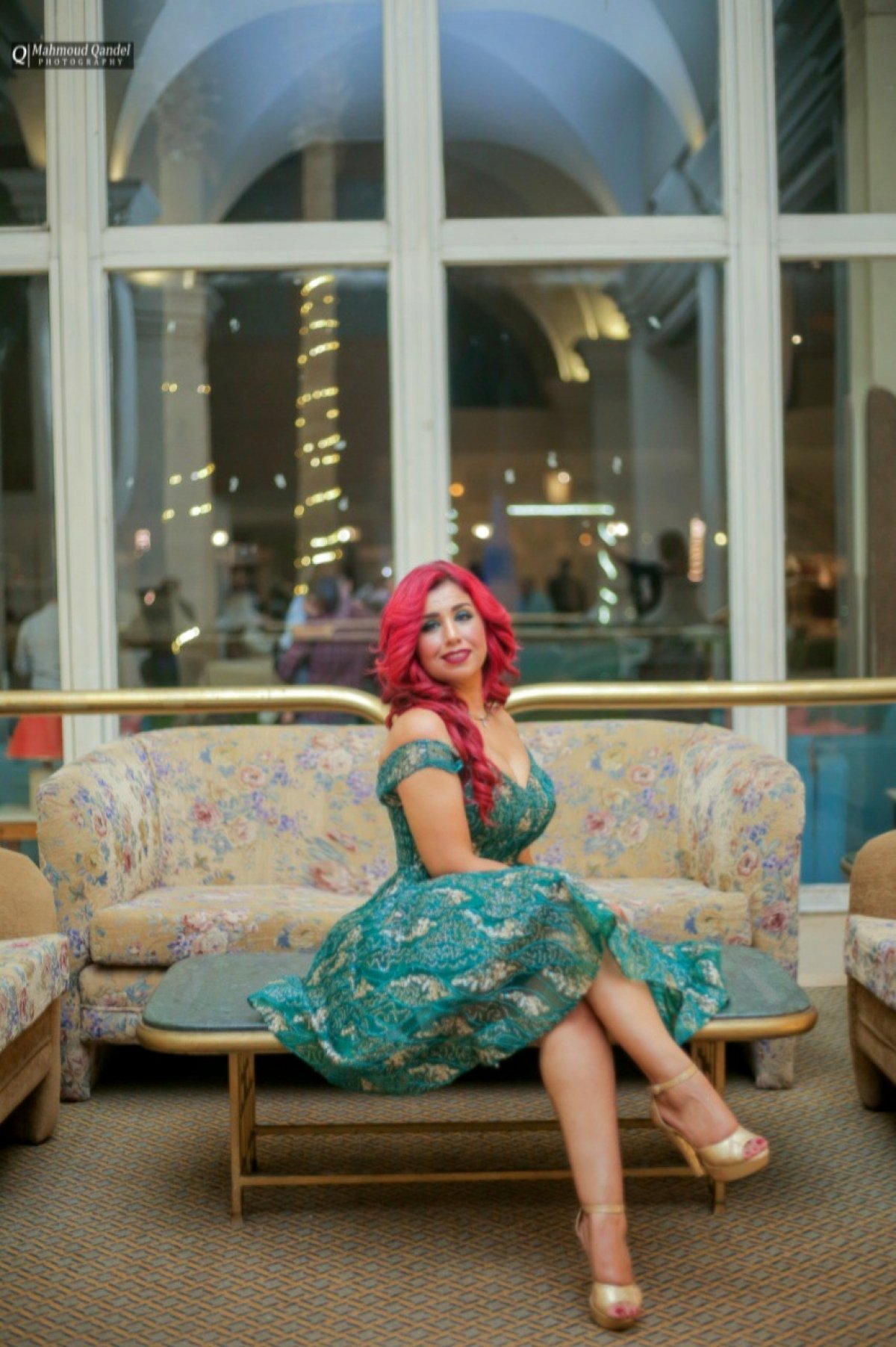 تكريم الدكتورة/ إيمان أنيس المستشار الفني لهمسة الآداب و الفنون في دورته الثامنة برئاسة الكاتب الصحفي فتحى الحصرى