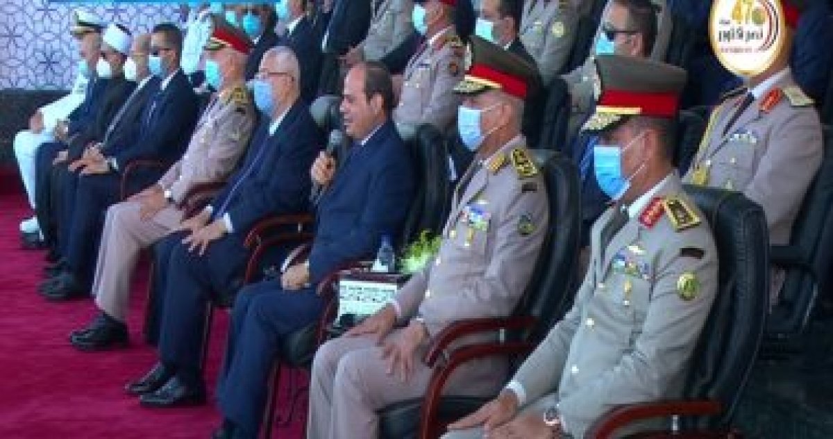 السيسى شاكرا أولياء أمور خريجى الكليات العسكرية: قدموا أبنائهم لحماية مصر
