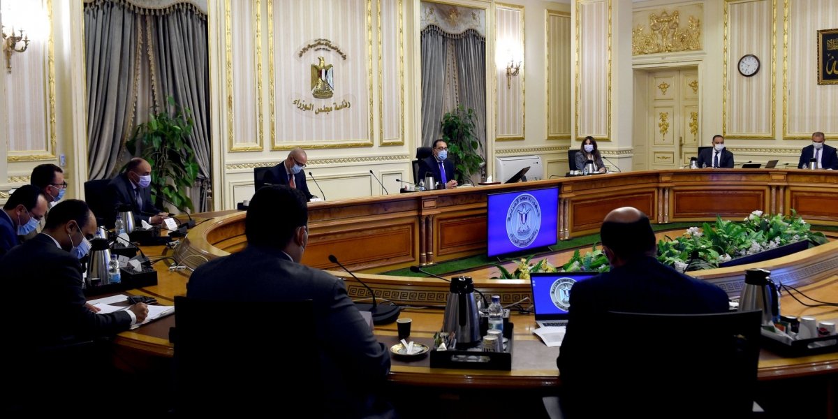 رئيس الوزراء يتابع جهود حصر الأراضى اللازمة لتطوير المدن القديمة وإنشاء مشروعات بها على غرار "الأسمرات" و"بشاير الخير"