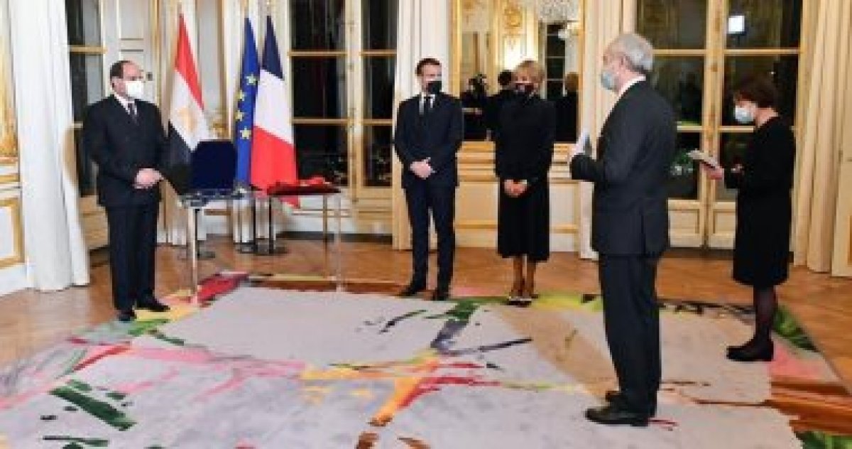 منح الرئيس عبد الفتاح السيسى وسام جوقة الشرف