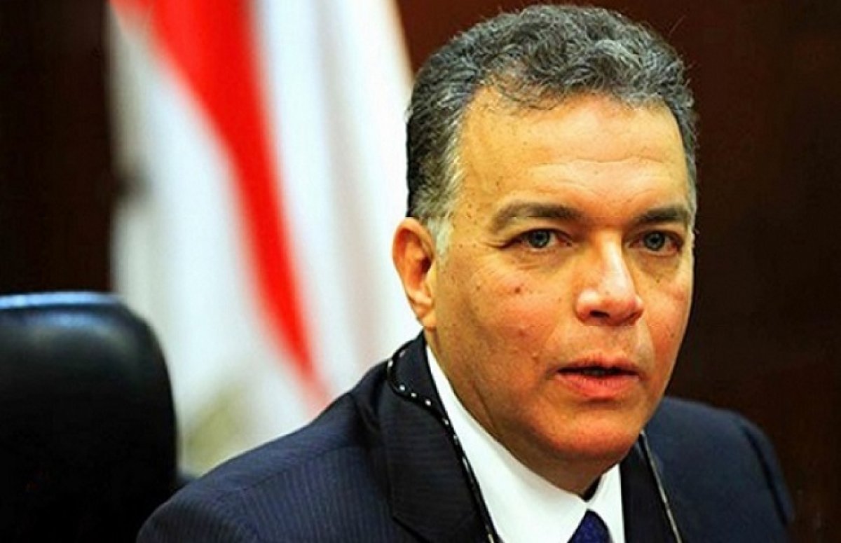 أصدر الدكتور هشام عرفات وزير النقل، قرارًا بندب اللواء بحري أيمن صالح للعمل رئيسا لهيئة موانئ البحر الأحمر