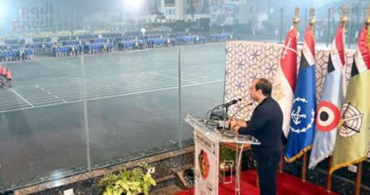 الرئيس السيسى يشيد بالقدرات والكفاءة العالية لطلبة الكلية الحربية