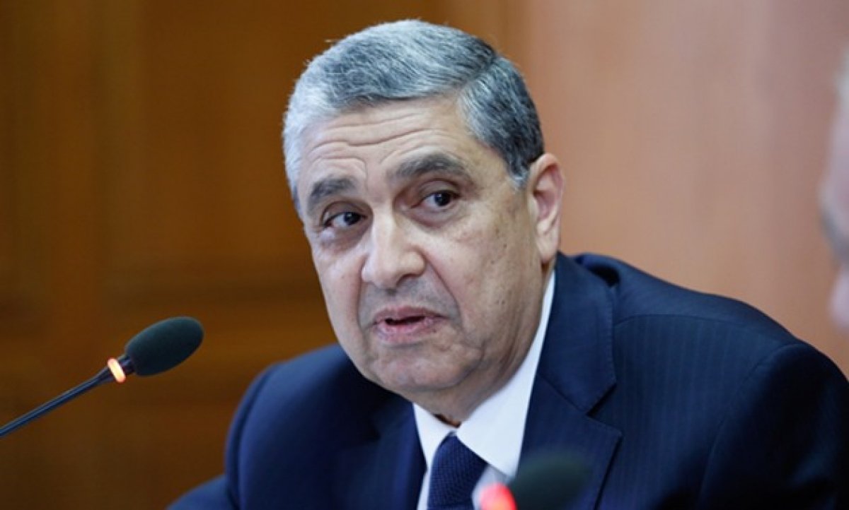  وزير الكهرباء: يوضح جهود وزارة الكهرباء والطاقة المتجددة بشركاتها المختلفة لرفع كفاءة الشبكة الكهربائية