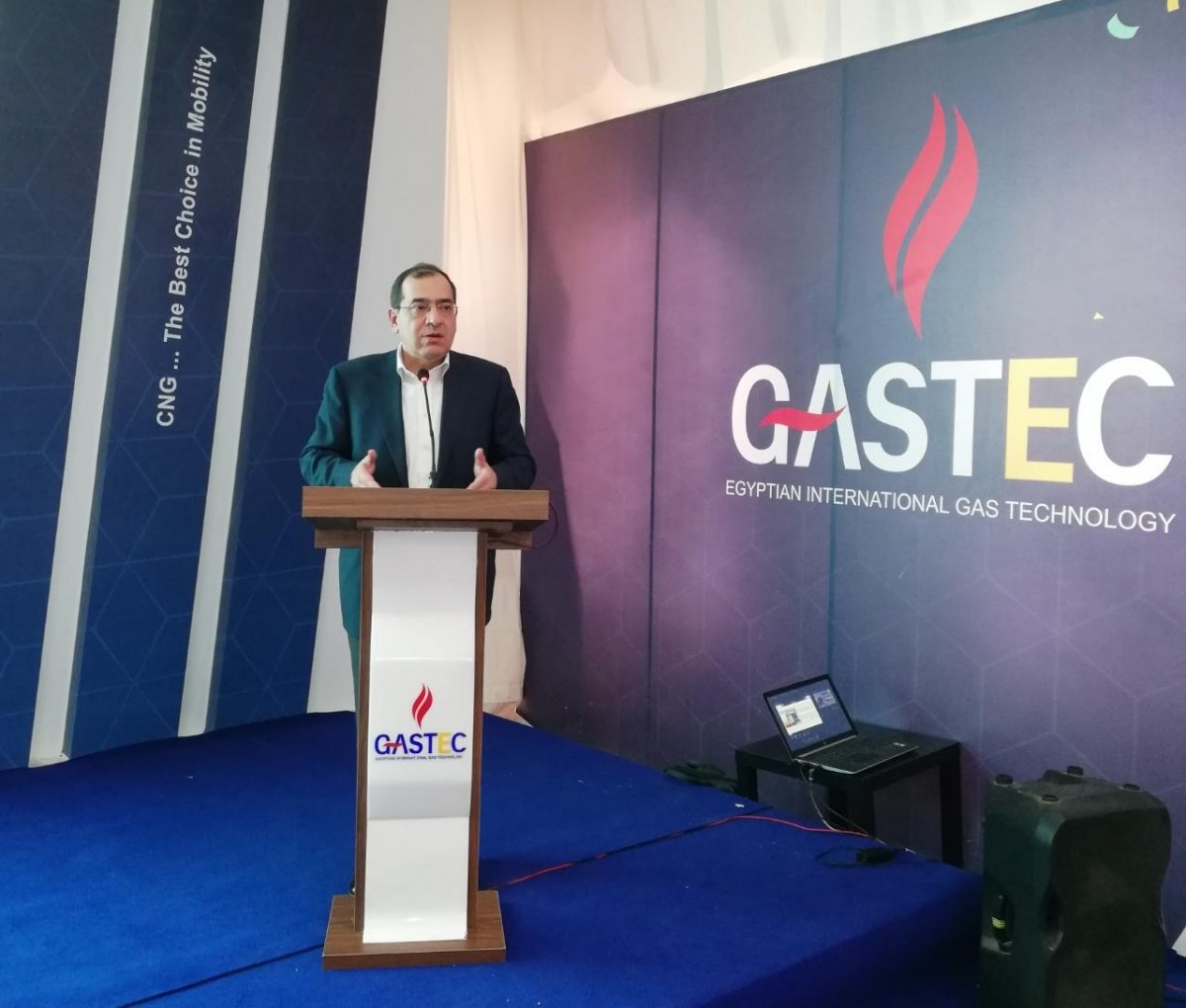 وزير البترول يفتتح أول محطة تموين سيارات بالغاز الطبيعى بمدينة شرم الشيخ