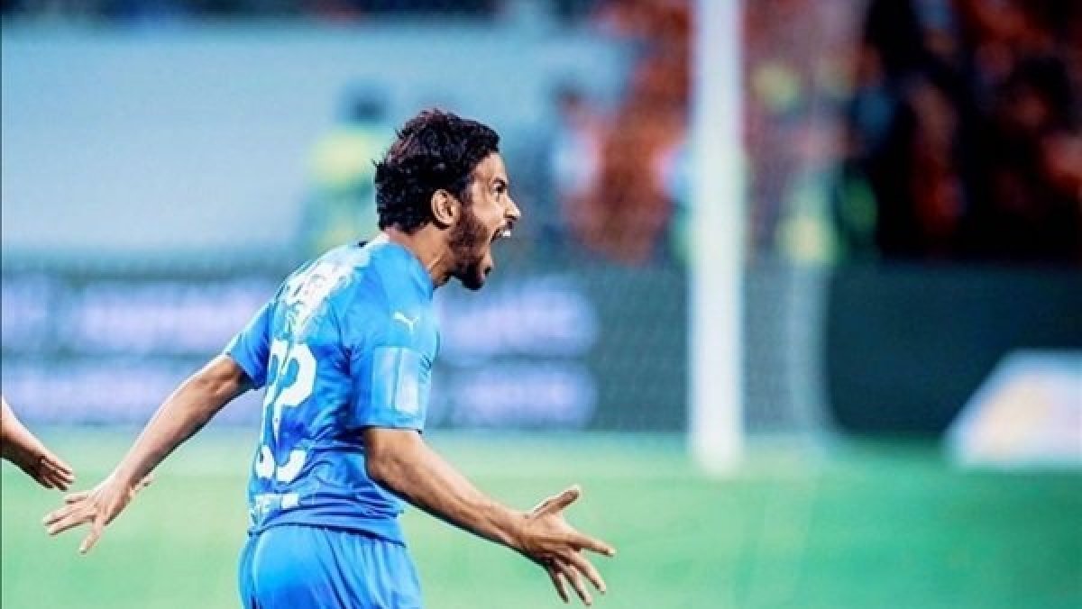 عبدالله جمعة يلعن سلبية مسحة كورونا الخاصة به اليوم