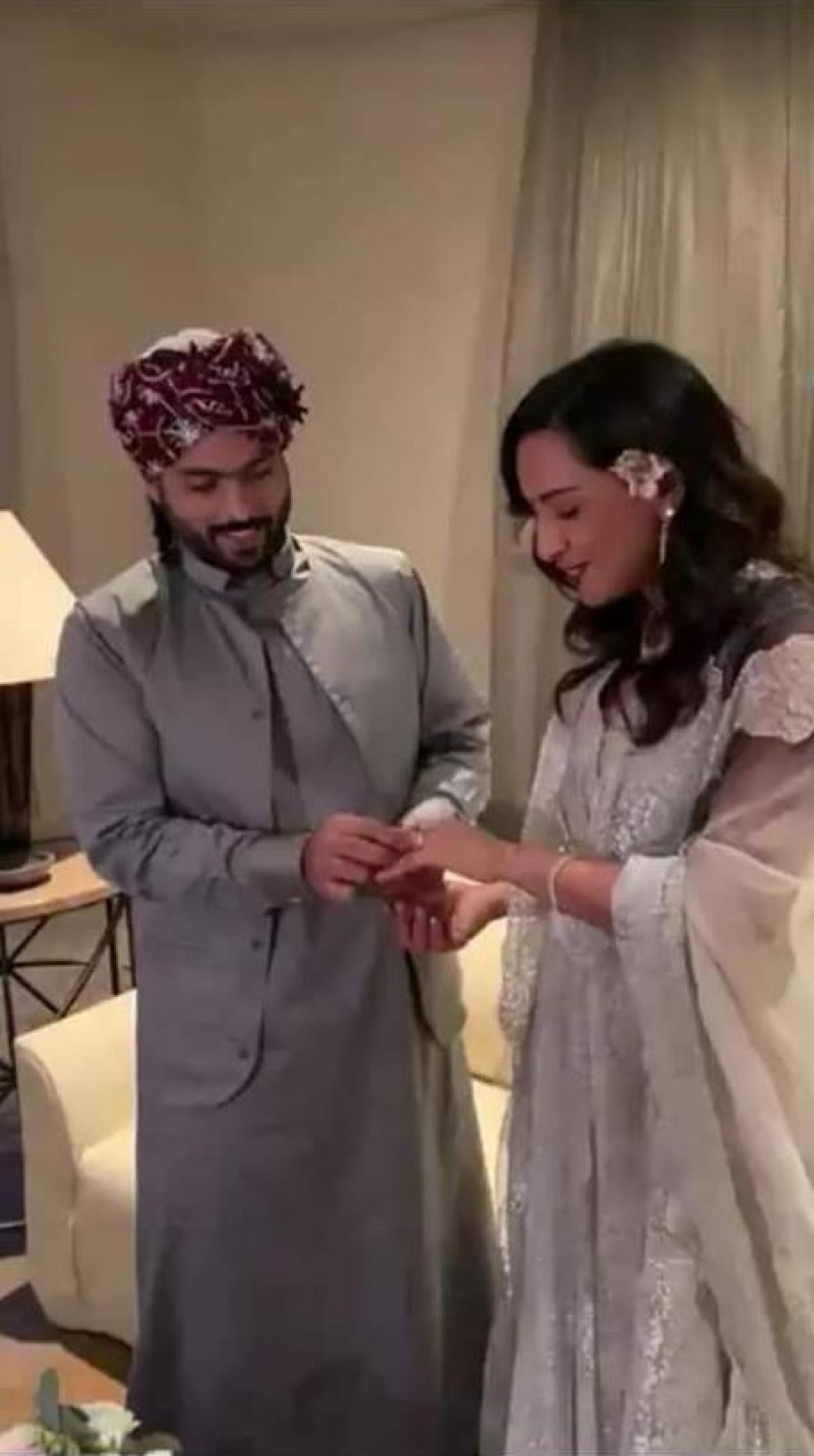 تفاصيل زواج سيدة سعودية من "باكستانى" تثير ضجة على "السوشيال ميديا"