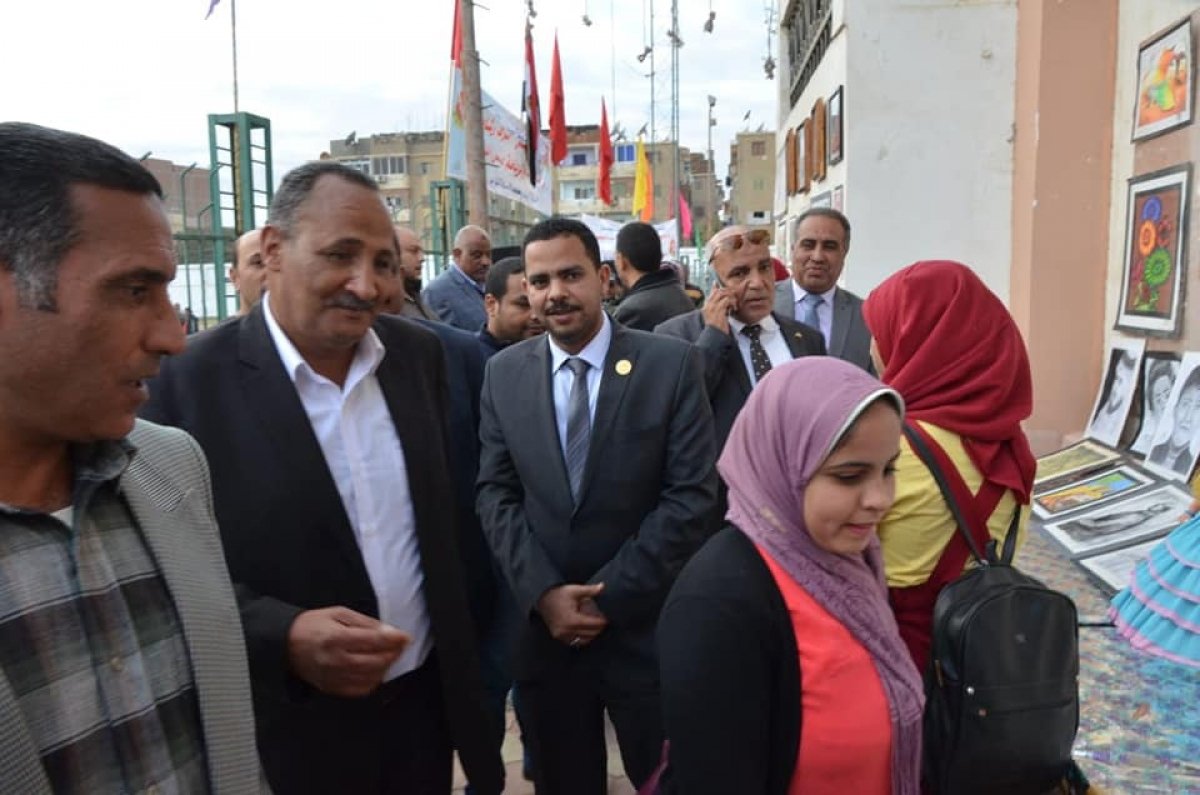 رئيس مستقبل وطن يشهد معرضا للفن التشكيلي بمركز إبشواي في الفيوم