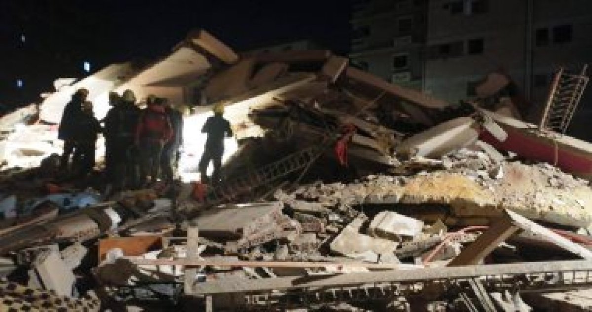 مباحث القاهرة تستمع لأقوال شهود العيان بعد انهيار عقار بجسر السويس