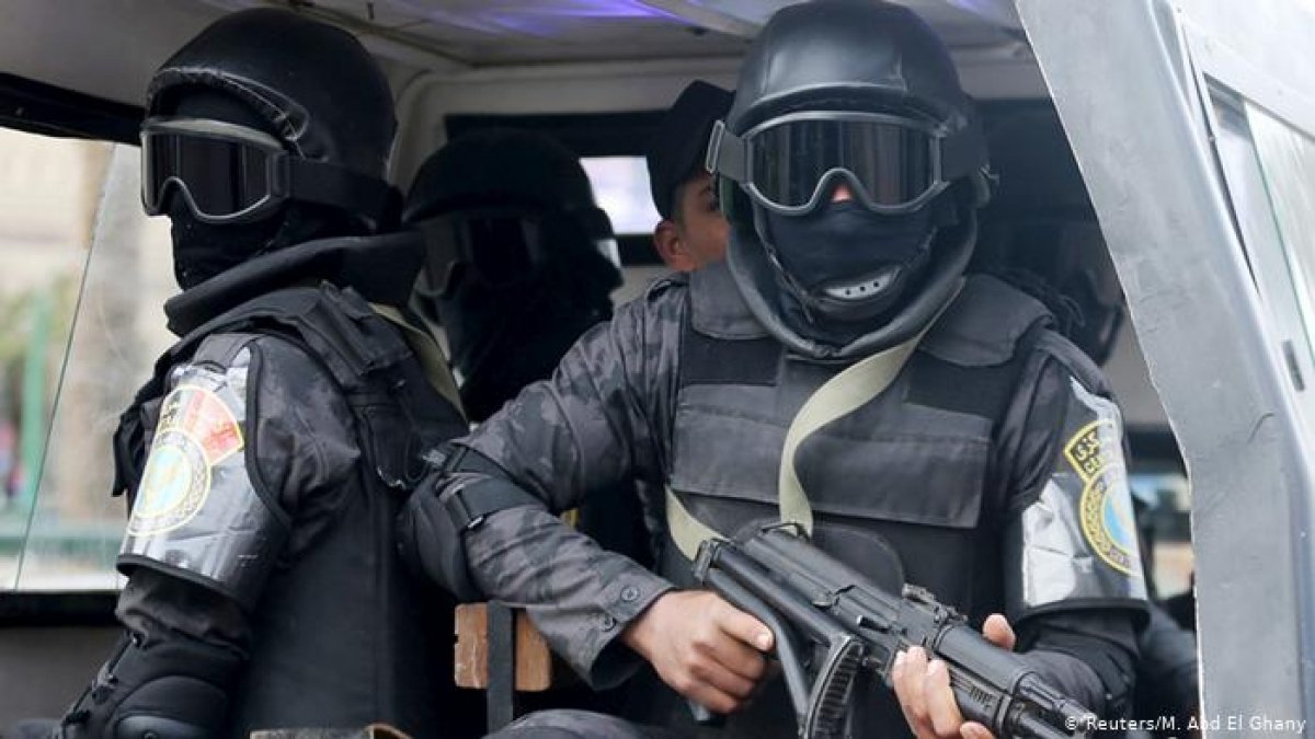 الكشف عن تفاصيل جريمة ذبح أب لأبنائه الستة وزوجته بعد السحور