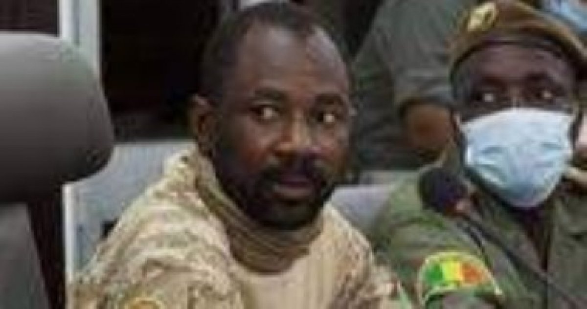 رئيس مالى المؤقت يتعرض لمحاولة طعن بالمسجد الكبير خلال صلاة العيد