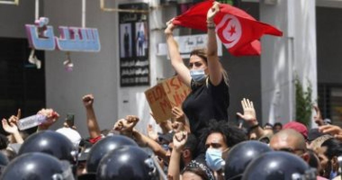  الفاسدون اقتحموا البرلمان وقرارات الرئيس صحيحة