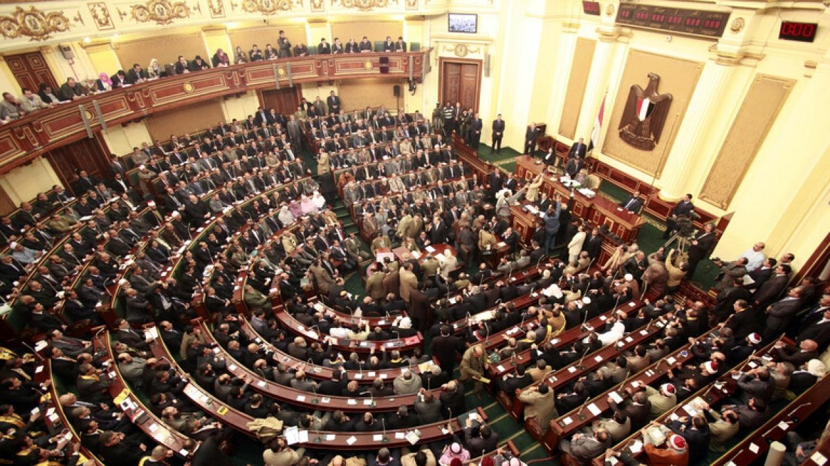 الحبس وغرامة لمن يستعمل علامة تجارية غير مسجلة على المنتجات