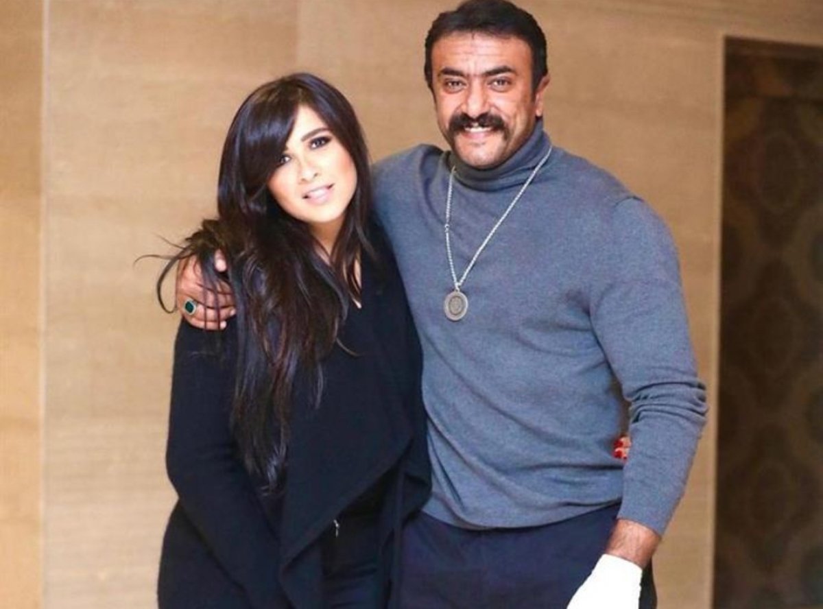 العوضى يصل لسويسرا لمتابعة الحالة الصحية لياسمين عبدالعزيز بعد خبر إنفصالهم 