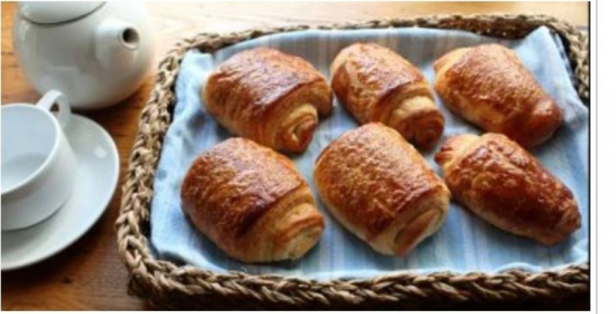 الكرواسون فطار لذيذ للأولاد في المدرسة