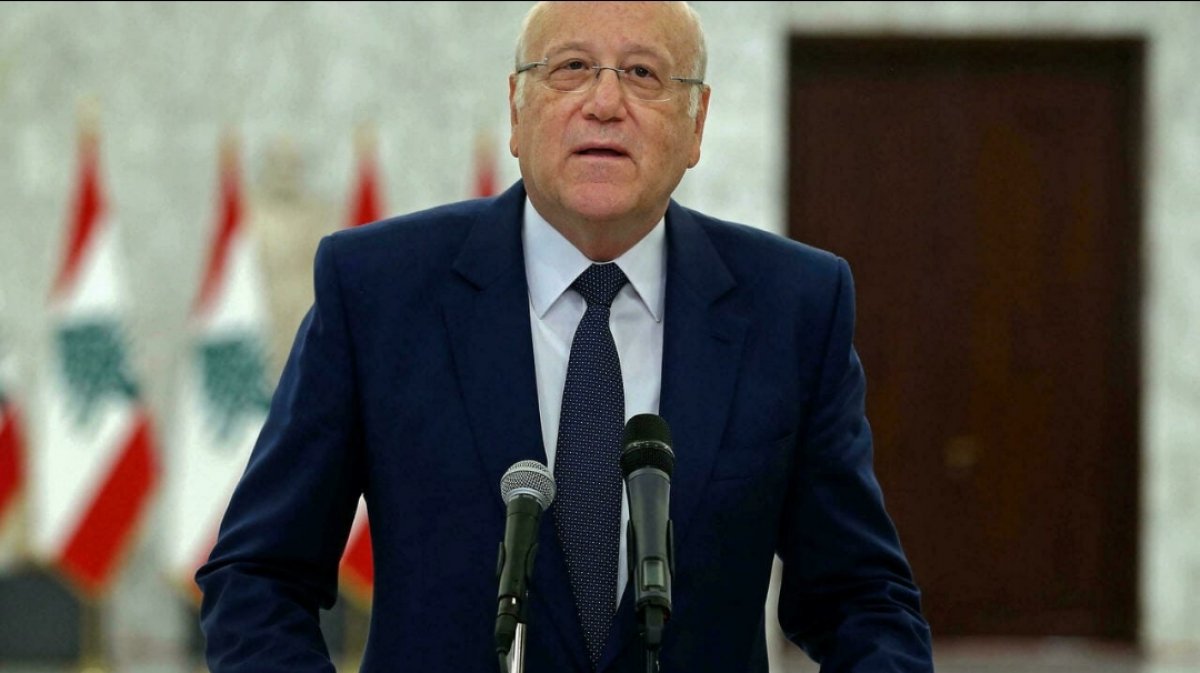 زعماء لبنانيون يشكلون حكومة بعد ١٣ شهرًا من الجمود