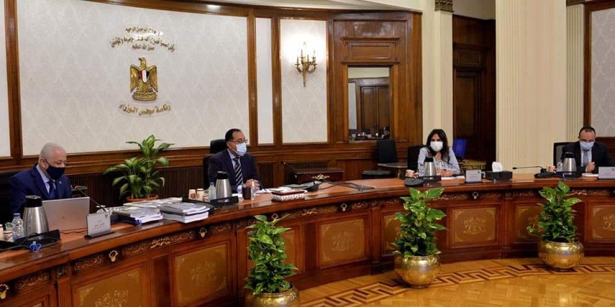 رئيس الوزراء يتابع تطوير مناهج رياض الأطفال والمرحلة الابتدائية حتى الصف الرابع الابتدائي