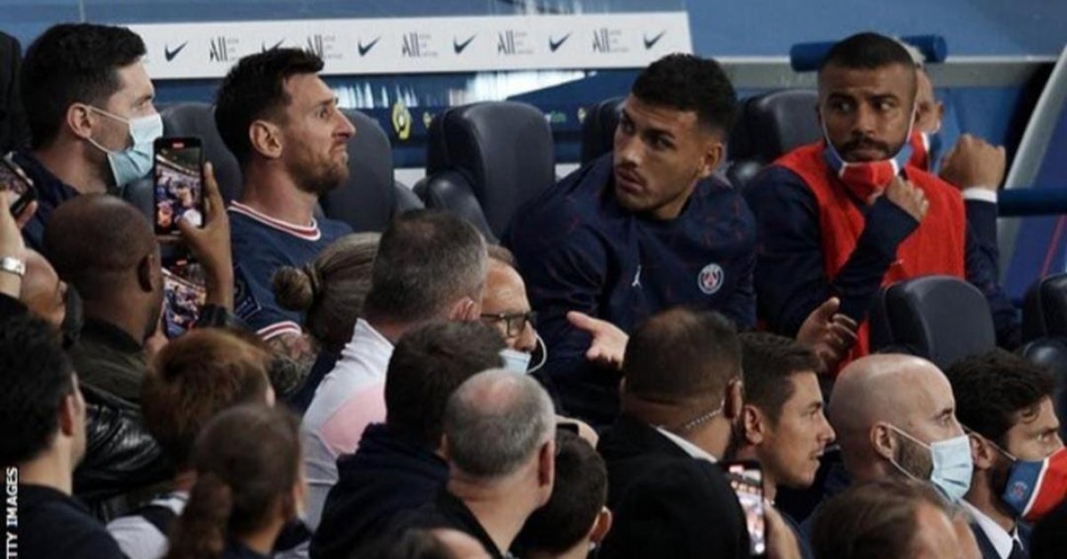 على دكة البدلاء يستبدل ليونيل ميسي