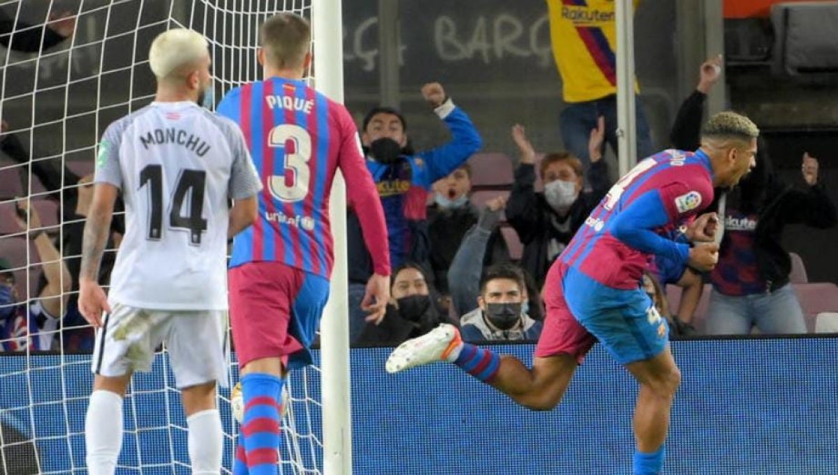 تعادل برشلونة على أرضه أمام غرناطة