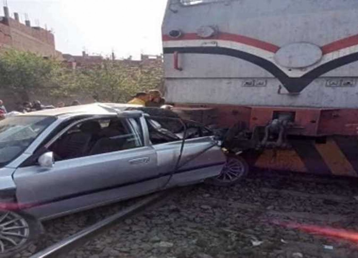 حادث تصادم سيارة ملاكي بقطار في قنا