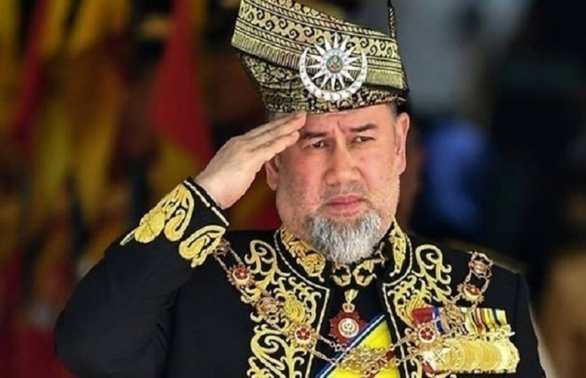 ماليزيا تنتخب ملكا جديدا نهاية الشهر بعد تنازل محمد الخامس عن العرش