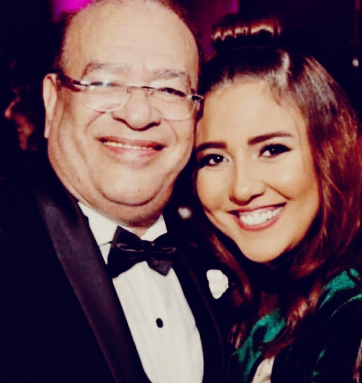 صلاح عبد الله ل مي كساب:  ليّا الفخر إني شهدت على عقد جوازك