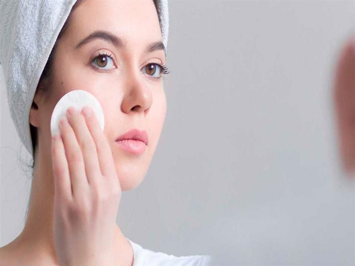 خبيرة تجميل تكشف خمس أدوات للحصول على جمال طبيعي