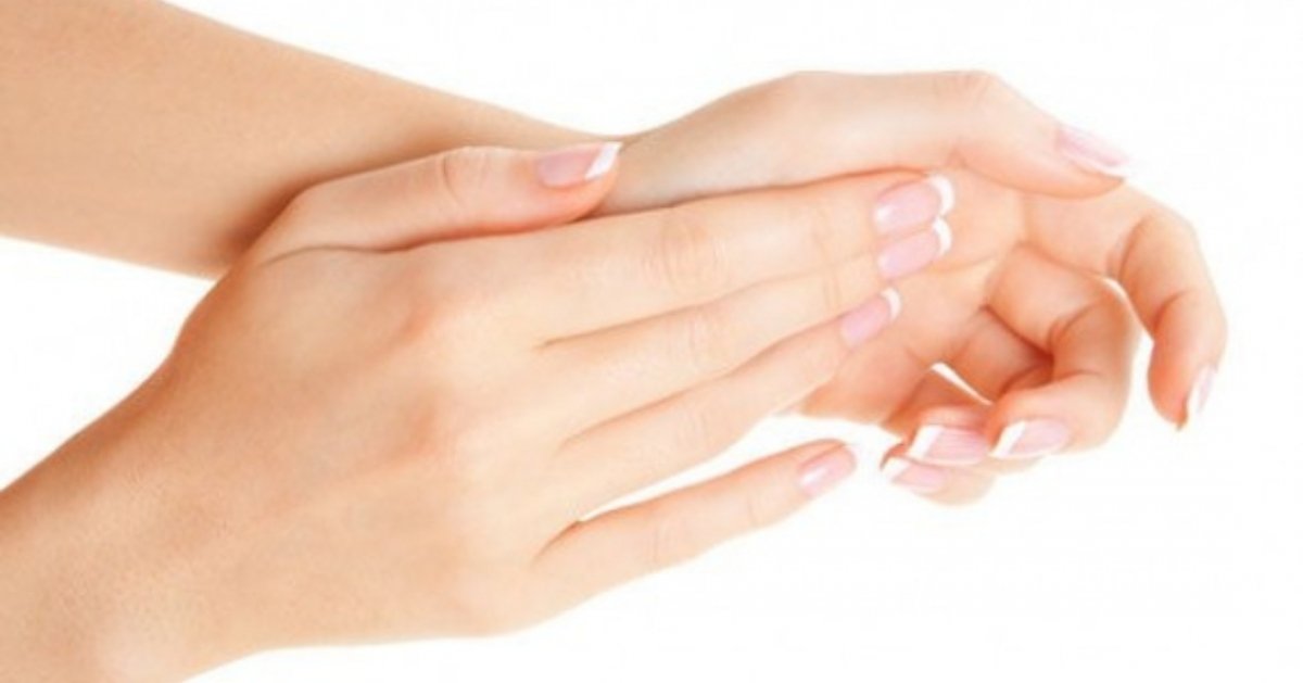 3 وصفات لحماية اليدين من الجفاف خلال فصل الشتاء.. من بينهم الزبادي