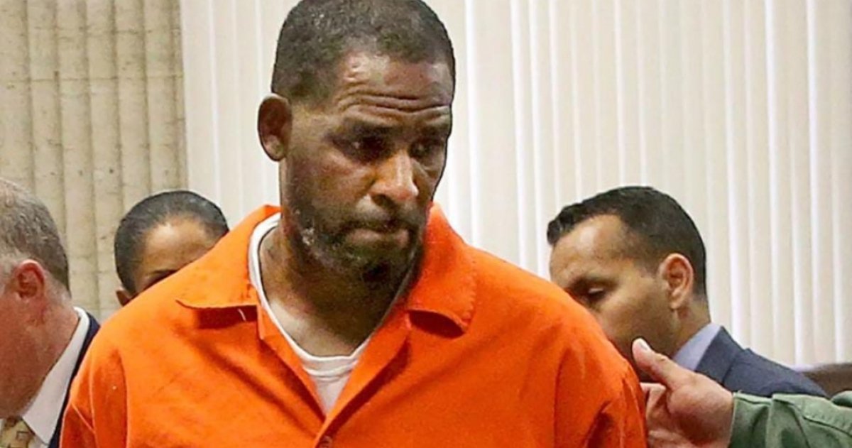 يوتيوب يحذف قناتي المغنى المدان بالاعتداء