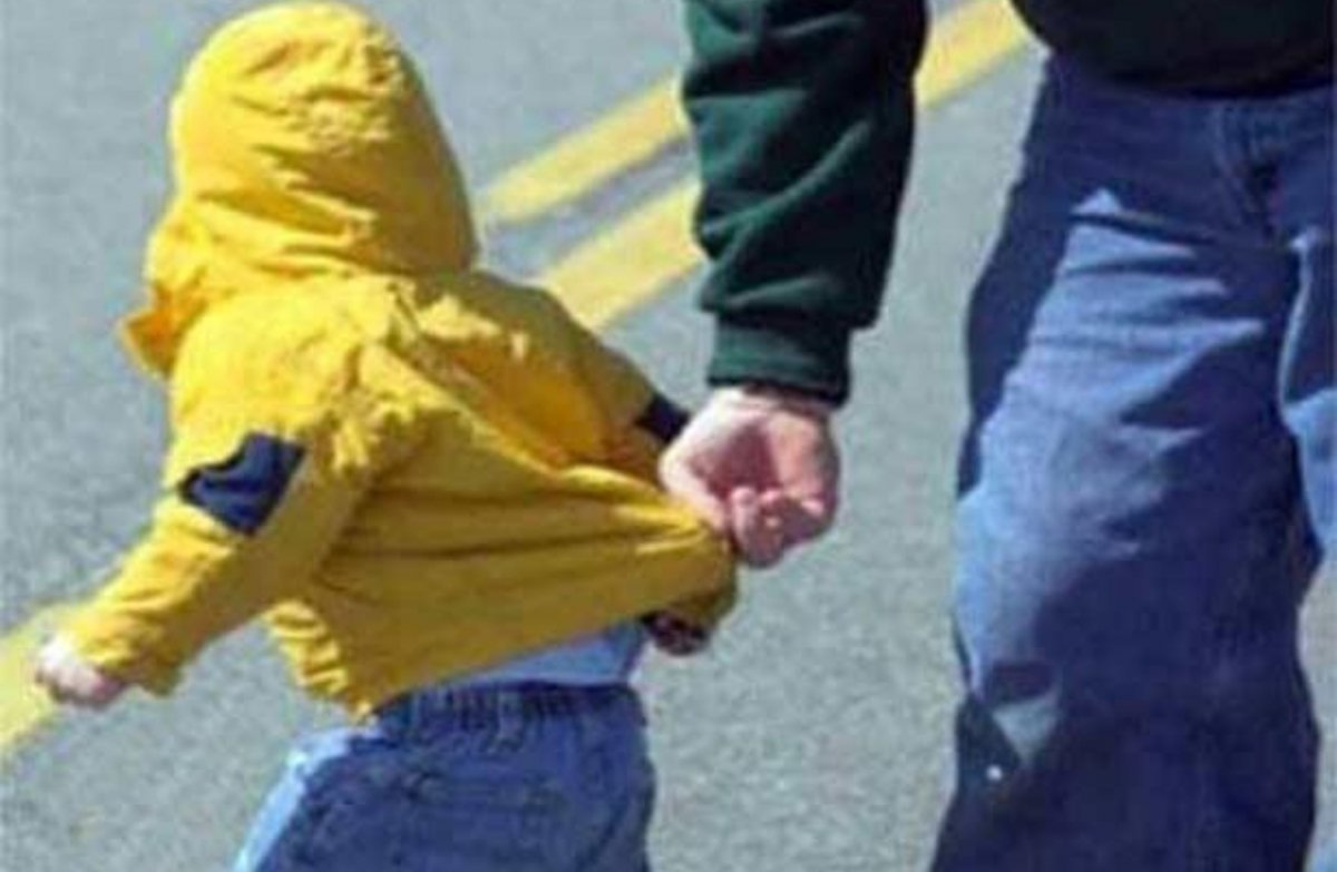 نصائح يجب تعليمها لطفلك لحمايته من الاختطاف