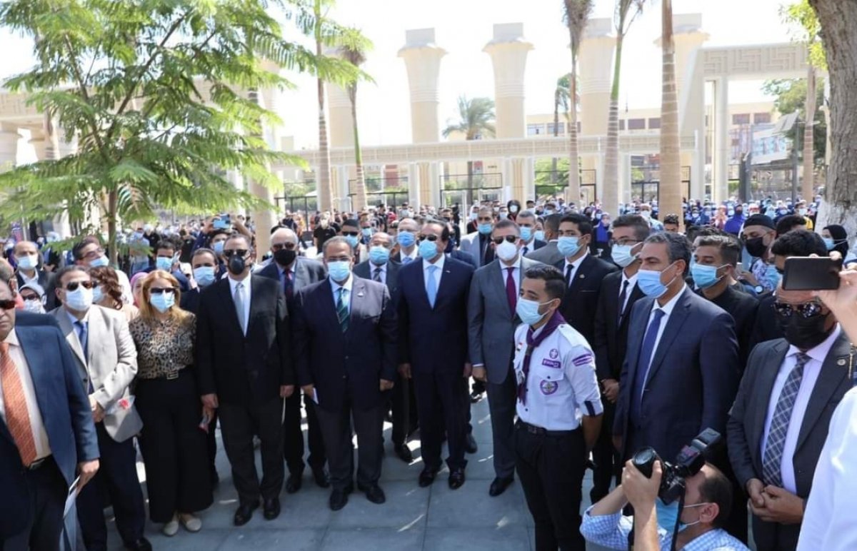 وزير التعليم العالي يتفقد جامعة عين شمس في اليوم الأول للعام الدراسي الجديد