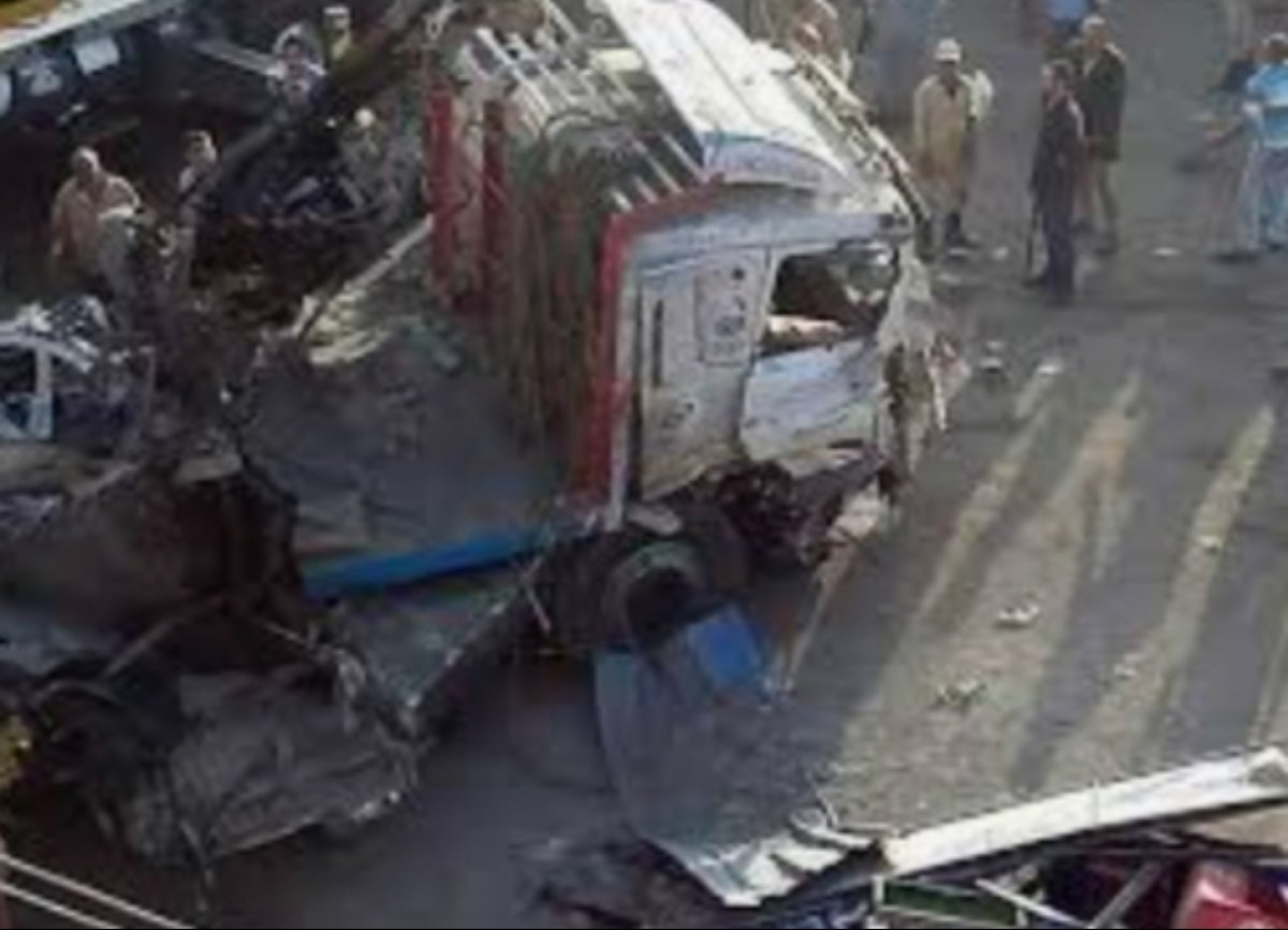 إصابة ٤ عمال بطريق الصعيد الزراعي شمال المنيا  