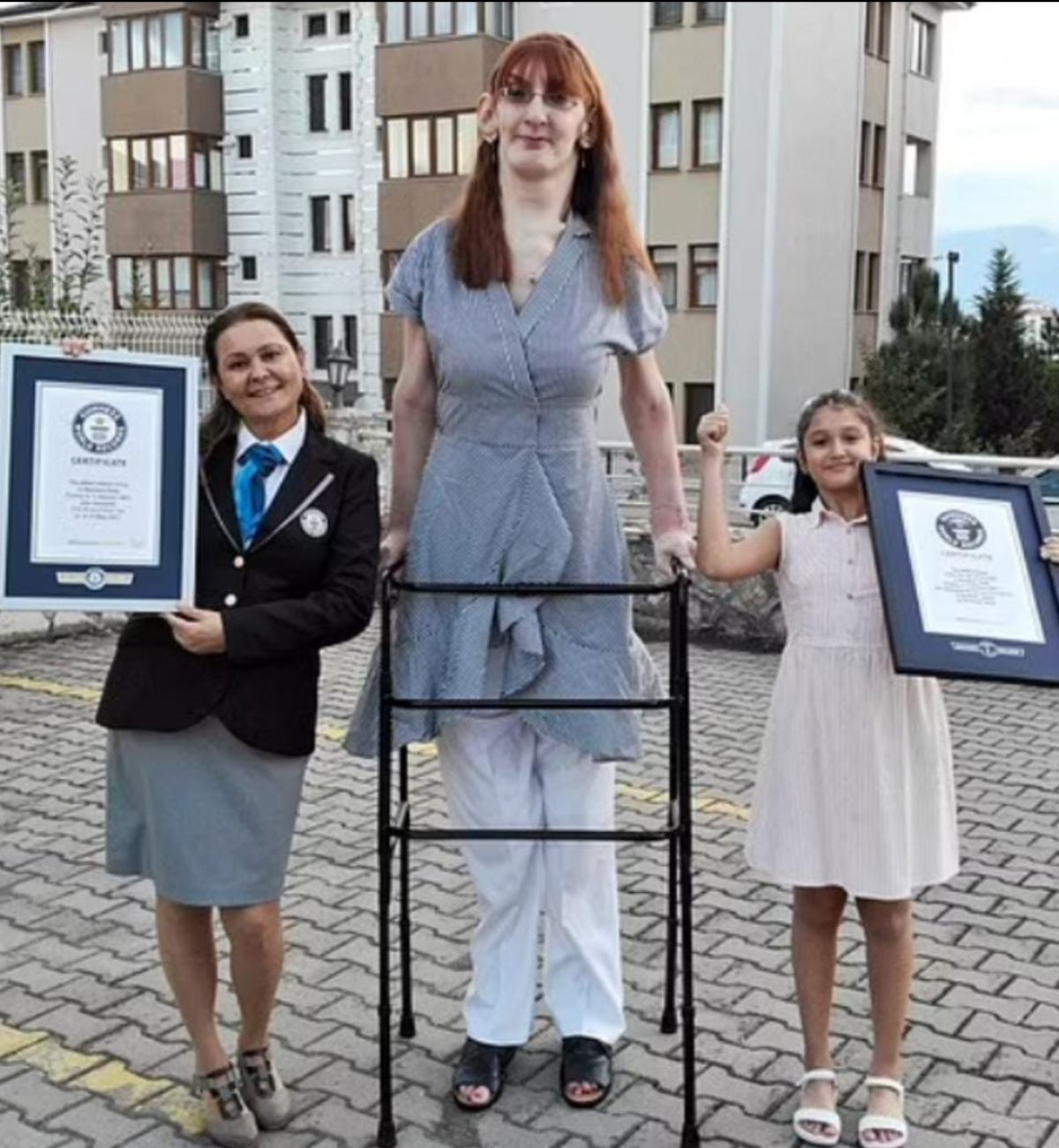 فتاة تلهم البشر لكيفية تقبل أنفسهم من خلال دخولها موسوعة جينيس للأرقام القياسية