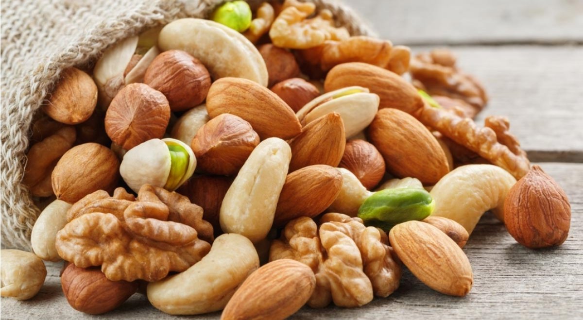 دراسة بريطانية: تناول المكسرات بكميات كبيرة يؤدي إلى تقليل خطر الإصابة بالسرطان والأمراض القاتلة