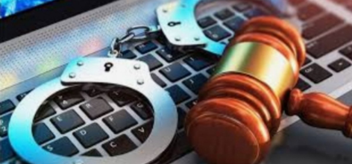 جرائم الانترنت مازالت تستخدم لتهديد الفتيات 