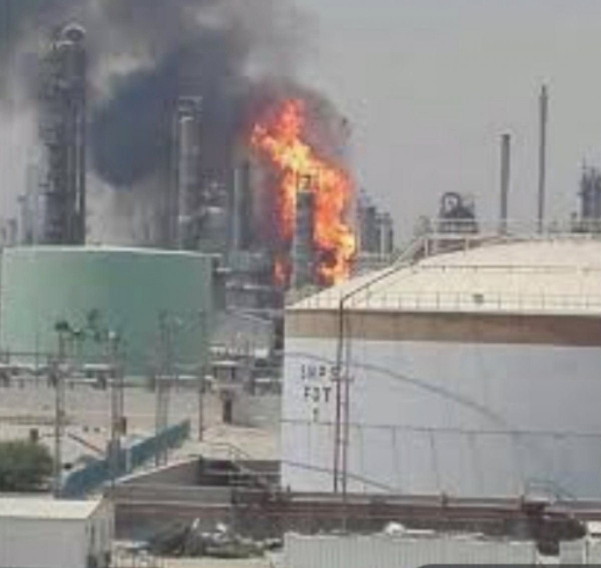 إندلاع حريق بوحدة إزالة الكبريت في مصفاة ميناء الأحمدي