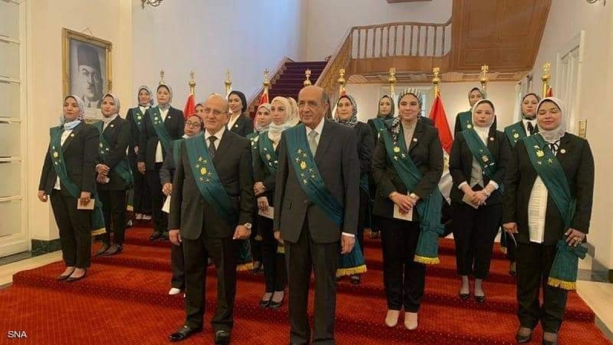 98 إمرأة تقفز بقوة لساحة القضاء