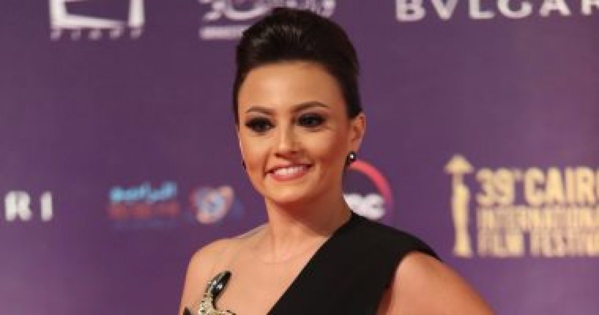 بشرى تتعرض لحادث سيارة بالجونة.. تعرف على التفاصيل