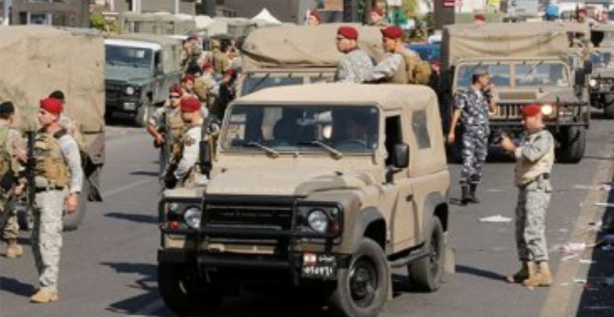 ضبط مخزن للأسلحة والذخائر والأعتدة الحربية في لبنان 