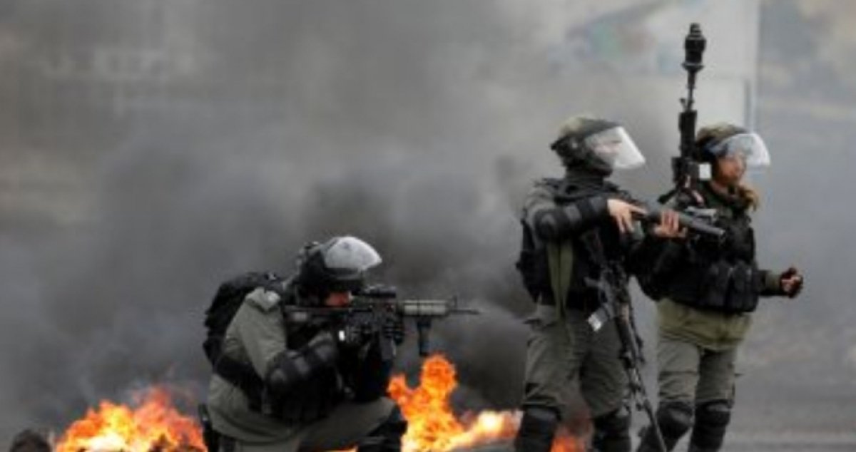 قوات الإحتلال الإسرائيلي تعتقل 10 فلسطينيين 