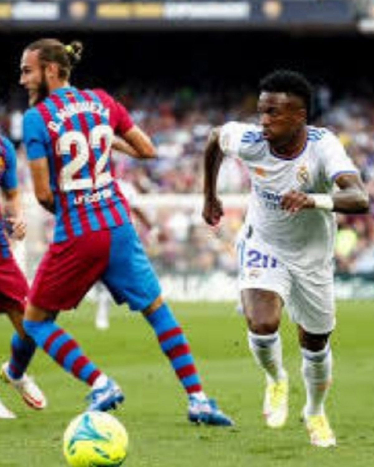 ريال مدريد يتغلب على برشلونة
