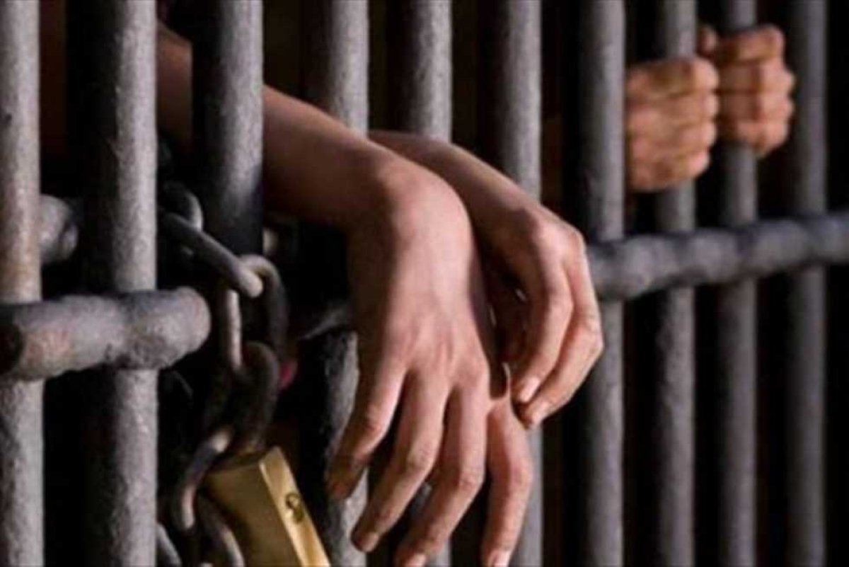 نيابة السلام تقوم ضبط سيدتين لتكوينهم تشكيل عصابي لترويج الأقراص المخدرة 