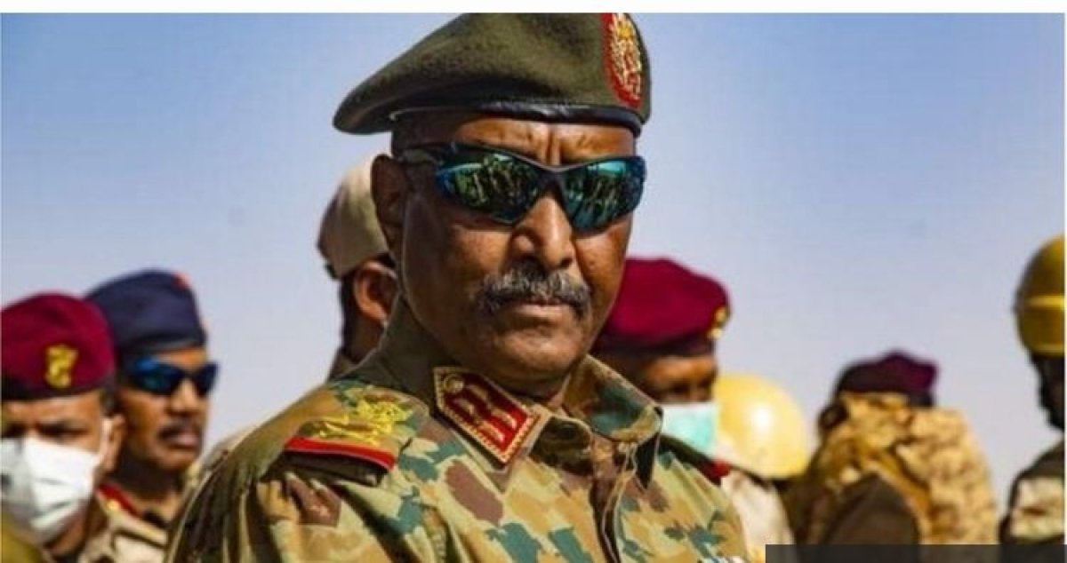 عبد الفتاح البرهان : الجيش يحاول تصحيح مسار الأنتقال السياسي وأنه لا يعتبر إنقلابا