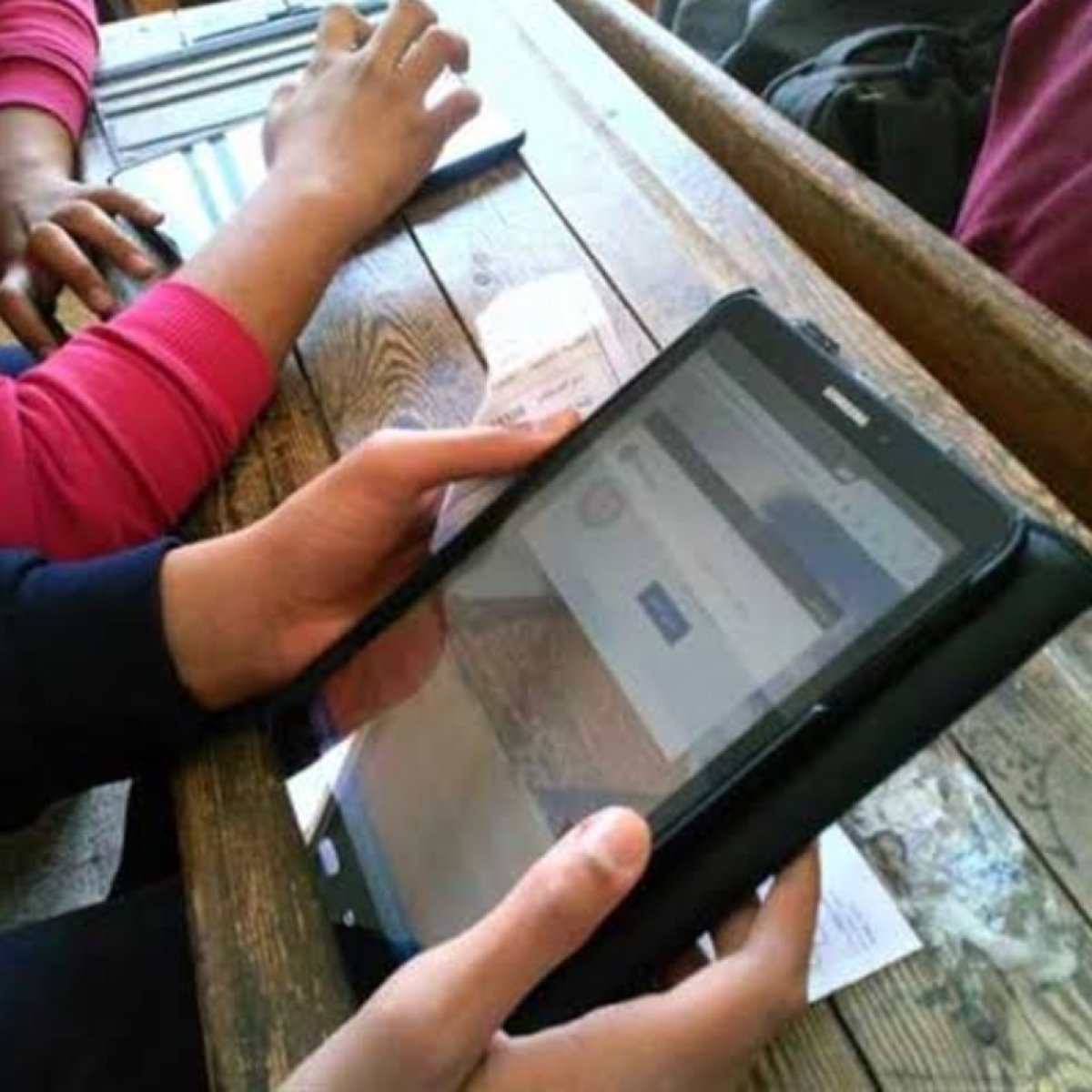 الأوراق المطلوبة لاستلام التابلت لصف الأول الثانوي 